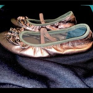 Nordstrom little girl 10 shoes toddler ballet flats gun metal stretch comfort